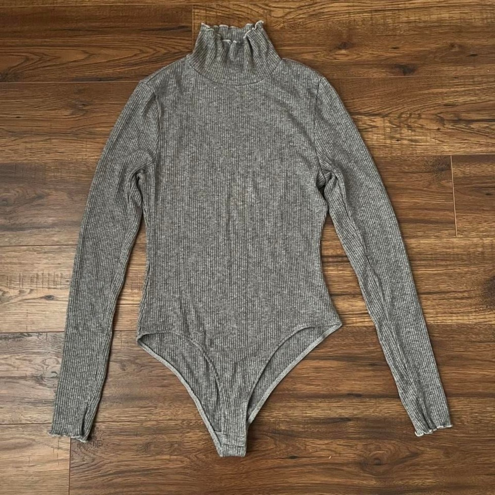 Free People Ribbed Turtleneck Bodysuit NWT Gray Long Sleeve Size L Minimalist